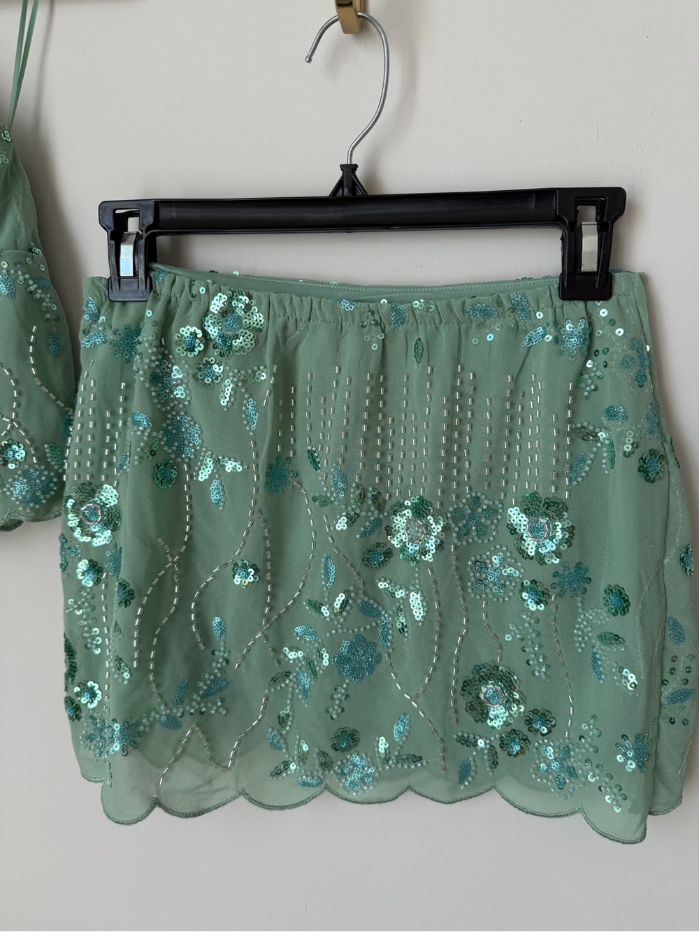 Green beaded Sequins floral halter Top & Mini Skirt two piece set - Picture 3 of 8